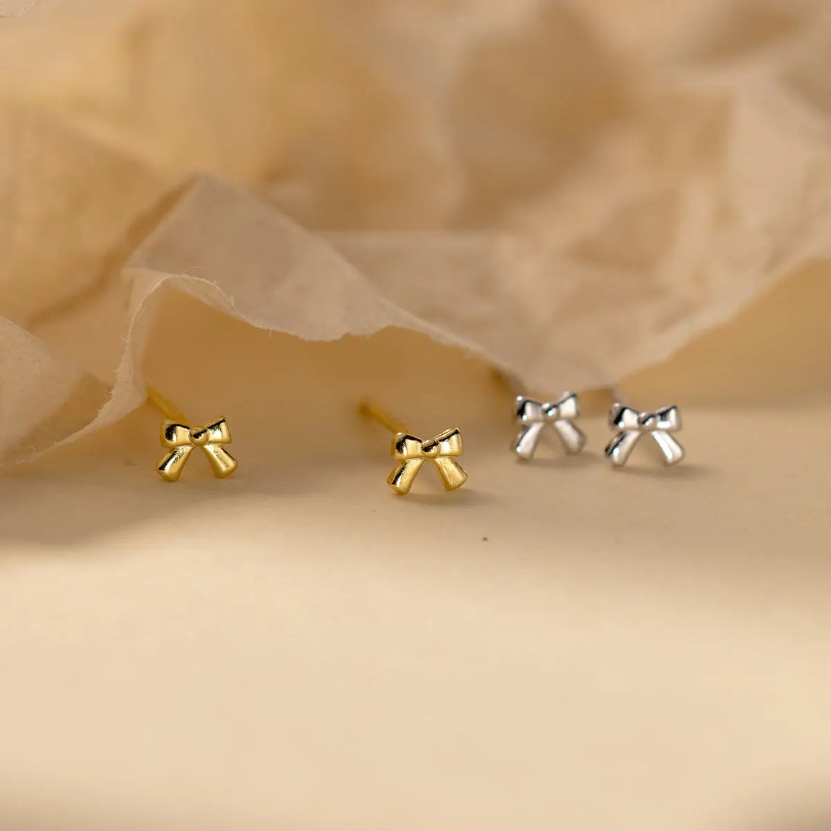 Foot silver 999 fresh and sweet ins style niche design cute mini bow stud earrings TWINKLE QUEEN