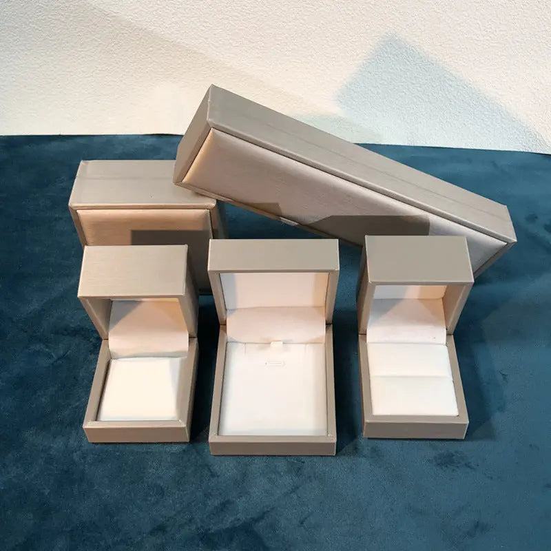 Golden PU textured leather jewelry box, fashionable accessory packaging box, ring box, pearl stud earrings box. TWINKLE QUEEN