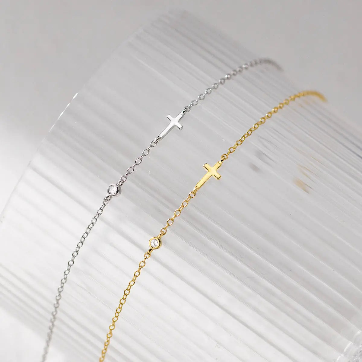 S925 silver fresh and sweet ins niche design exquisite simple single diamond cross bracelet TWINKLE QUEEN