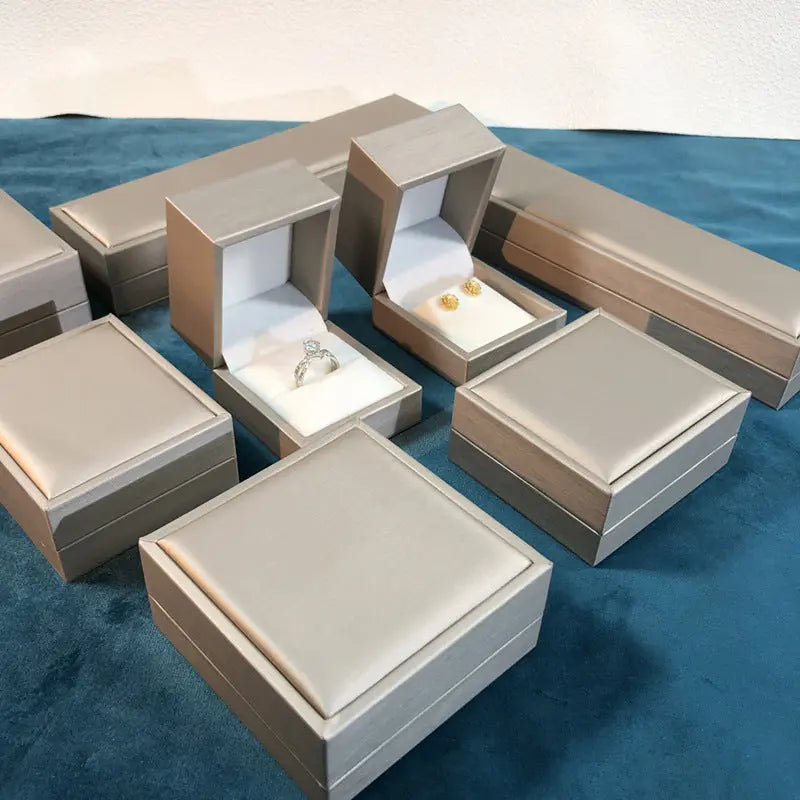 Golden PU textured leather jewelry box, fashionable accessory packaging box, ring box, pearl stud earrings box. TWINKLE QUEEN