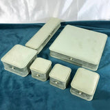 Velvet-lined, adjustable-waist, pearl-buttoned accessory box, ring box, pendant box, bracelet box, jewelry box. TWINKLE QUEEN