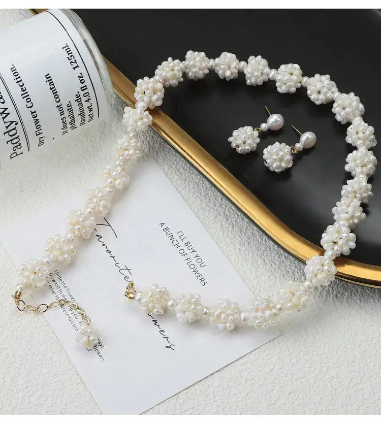 Baroque flower-shaped pearl necklace set.Bold Nature. Unapologetic Style. TWINKLE QUEEN