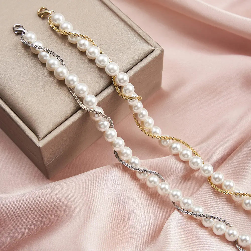 shell bracelet, seashell bracelet, puka shell bracelet, beaded shell bracelet, boho shell bracelet, summer shell bracelet, adjustable shell bracelet, handmade shell bracelet, shell charm bracelet, shell anklet