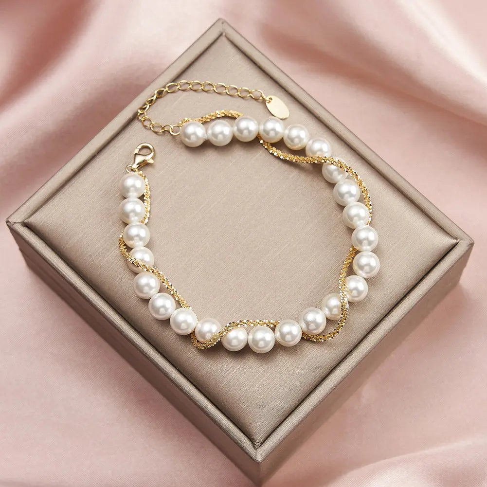shell bracelet, seashell bracelet, puka shell bracelet, beaded shell bracelet, boho shell bracelet, summer shell bracelet, adjustable shell bracelet, handmade shell bracelet, shell charm bracelet, shell anklet